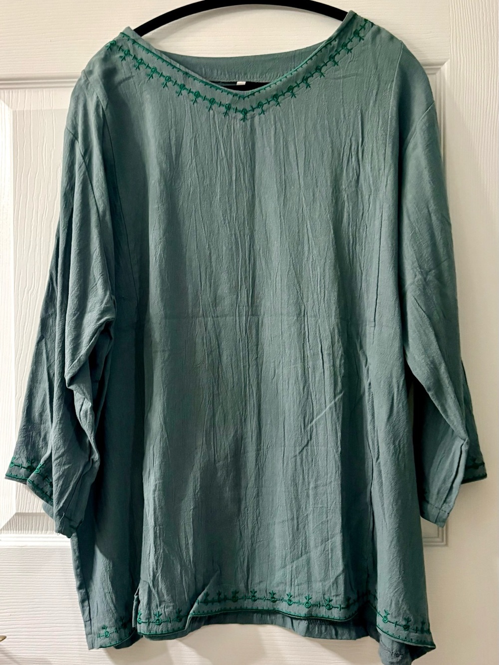 Amazon Women's Sage Green Embroidered Tunic Peasant Top size L